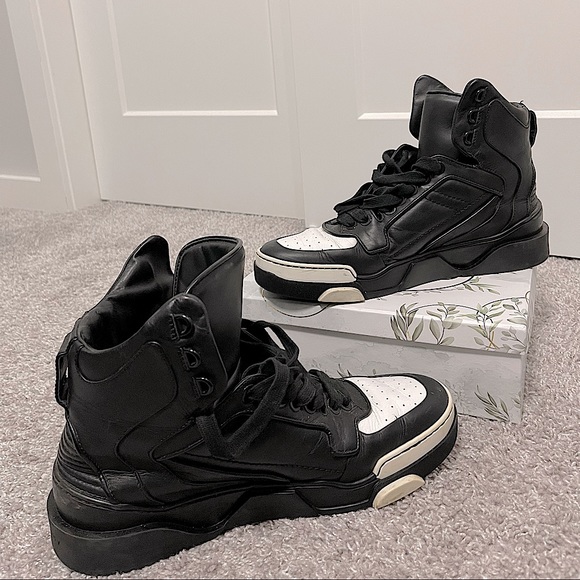 GIVENCHY black leather high top sneakers size43 - Picture 6 of 6